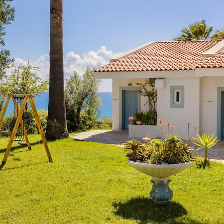 Отель Costa Avithos 4*