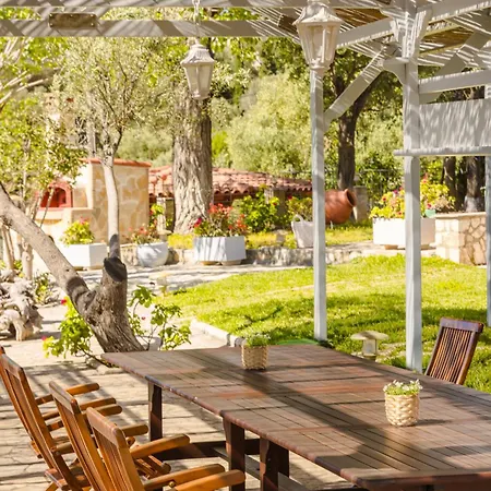 Costa Avithos Отель