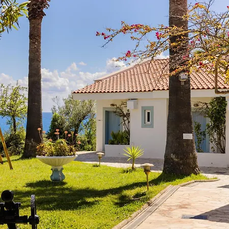 Costa Avithos 4*