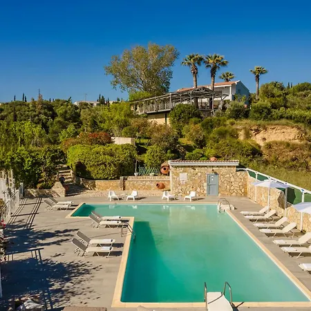 Costa Avithos فندق