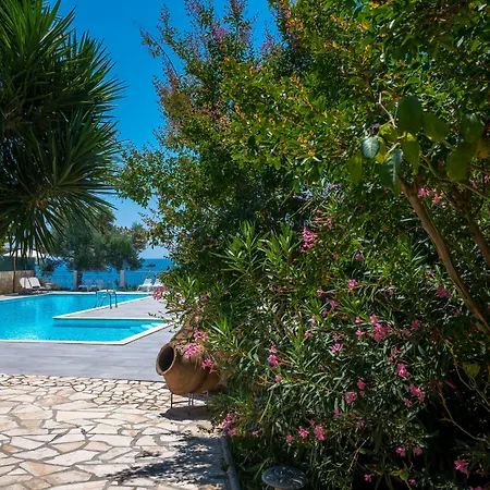 Costa Avithos 4* スヴォロナータ