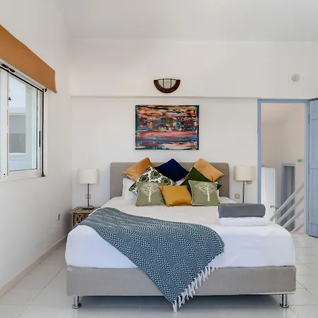 فندق Costa Avithos 4*