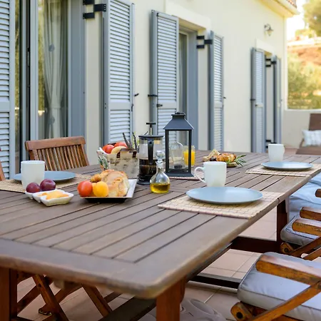 Costa Avithos ホテル