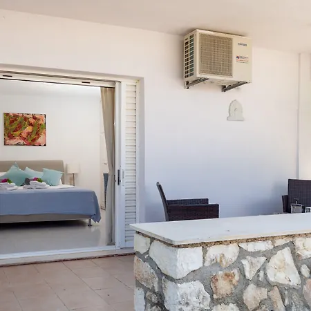 Costa Avithos سفوروناتا