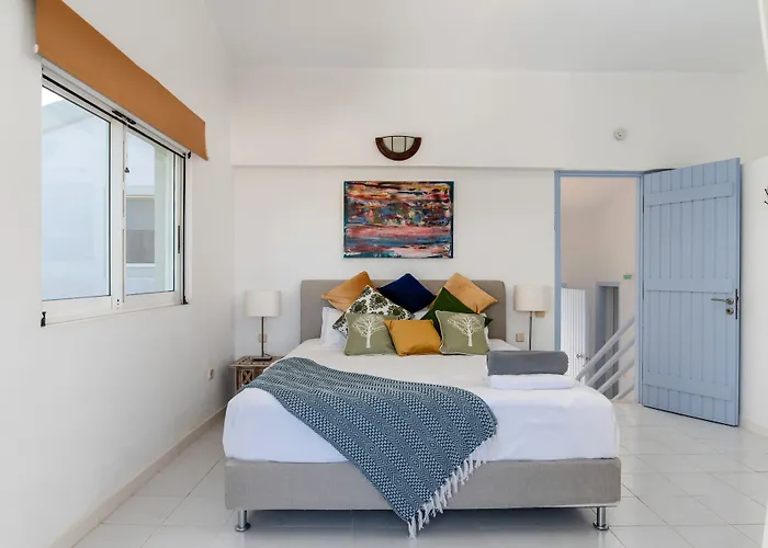 Hotel Costa Avithos 4*