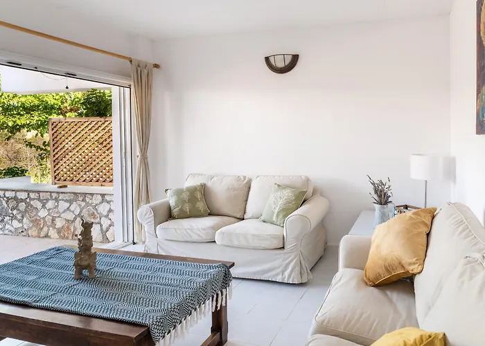 호텔 Costa Avithos 4*